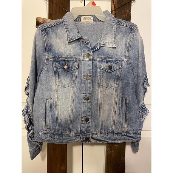 Super Cute Vintage TCB jean jacket with ruffles in Size Small - Picture 1 of 4